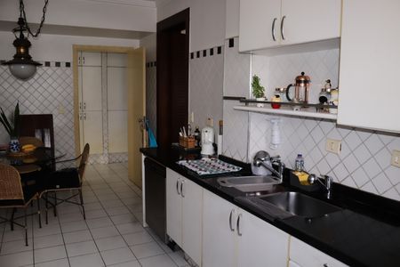 Apartamento para alugar com 2982m², 3 quartos e 2 vagasCozinha