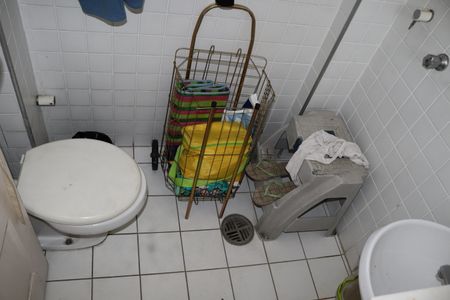 Apartamento para alugar com 2982m², 3 quartos e 2 vagasBanheiro de Serviço