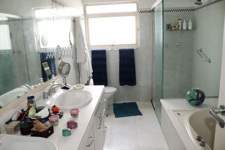 Apartamento para alugar com 2982m², 3 quartos e 2 vagasBanheiro da Suíte 1