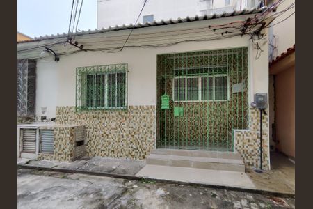 Casa à venda com 98m², 2 quartos e 1 vagaFachada