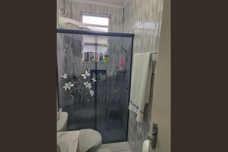 Casa à venda com 128m², 3 quartos e 1 vaga Casa à venda com 128m², 3 quartos e 1 vagaBanheiro