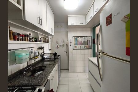 Apartamento para alugar com 69m², 2 quartos e 2 vagasCozinha