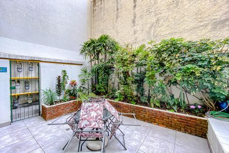 Apartamento à venda com 80m², 2 quartos e sem vagaÁrea comum