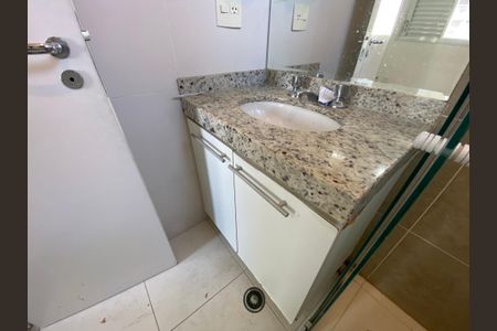Apartamento para alugar com 74m², 3 quartos e 2 vagasBanheiro da Suíte