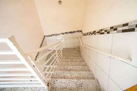 Apartamento para alugar com 35m², 1 quarto e sem vaga Apartamento para alugar com 35m², 1 quarto e sem vagaEscada