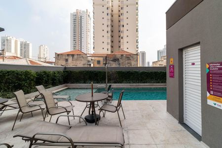 Apartamento à venda com 26m², 1 quarto e sem vaga Apartamento à venda com 26m², 1 quarto e sem vagaÁrea comum - Piscina