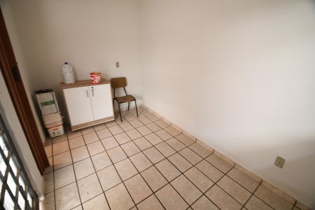 Casa à venda com 280m², 3 quartos e 2 vagasQuarto de Serviço