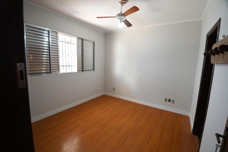 Casa à venda com 280m², 3 quartos e 2 vagasSuíte 2