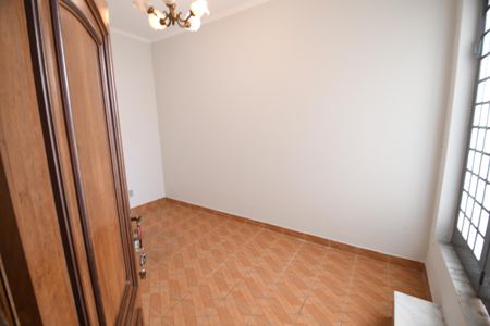 Casa à venda com 280m², 3 quartos e 2 vagasEscritório