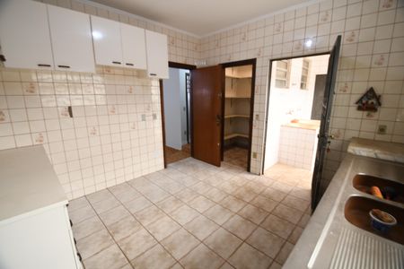 Casa à venda com 280m², 3 quartos e 2 vagasCozinha