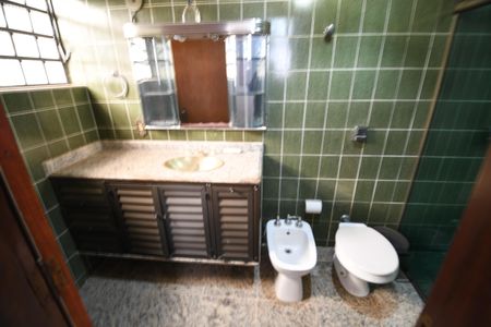 Casa à venda com 280m², 3 quartos e 2 vagasBanheiro da Suíte 2