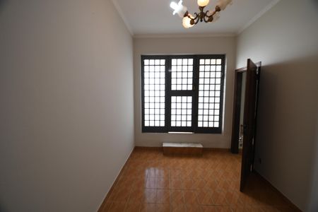 Casa à venda com 280m², 3 quartos e 2 vagasEscritório