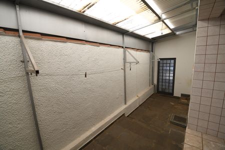 Casa à venda com 280m², 3 quartos e 2 vagasÁrea de Serviço