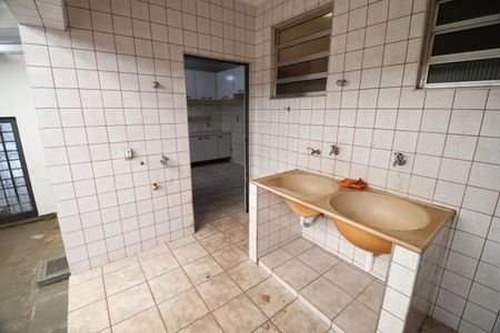 Casa à venda com 280m², 3 quartos e 2 vagasÁrea de Serviço