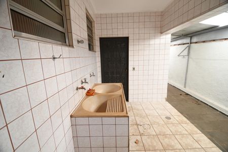 Casa à venda com 280m², 3 quartos e 2 vagasÁrea de Serviço