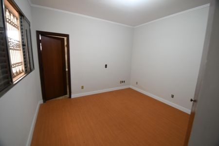 Casa à venda com 280m², 3 quartos e 2 vagasSuíte 1