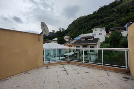 Casa de condomínio à venda com 230m², 3 quartos e 1 vaga Casa de condomínio à venda com 230m², 3 quartos e 1 vagaTerraço