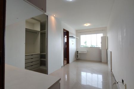 Casa de condomínio à venda com 230m², 3 quartos e 1 vaga Casa de condomínio à venda com 230m², 3 quartos e 1 vagaSuíte