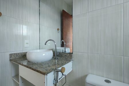 Casa de condomínio à venda com 230m², 3 quartos e 1 vaga Casa de condomínio à venda com 230m², 3 quartos e 1 vagaBanheiro da Suíte 3