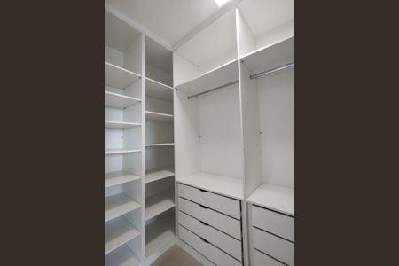 Casa de condomínio à venda com 230m², 3 quartos e 1 vagaCloset Suíte