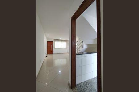 Sala de casa de condomínio à venda com 3 quartos, 230m² em Jacarepaguá, Rio de Janeiro