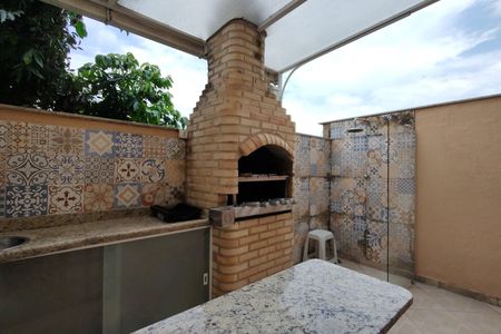 Casa de condomínio à venda com 230m², 3 quartos e 1 vaga Casa de condomínio à venda com 230m², 3 quartos e 1 vagaChurrasqueira