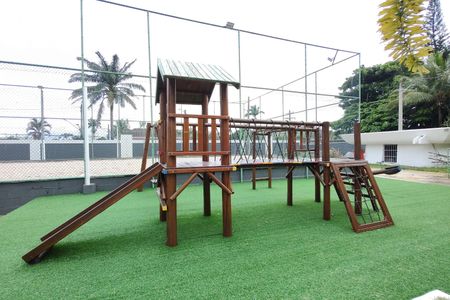 Casa de condomínio à venda com 230m², 3 quartos e 1 vaga Casa de condomínio à venda com 230m², 3 quartos e 1 vagaÁrea comum - Playground