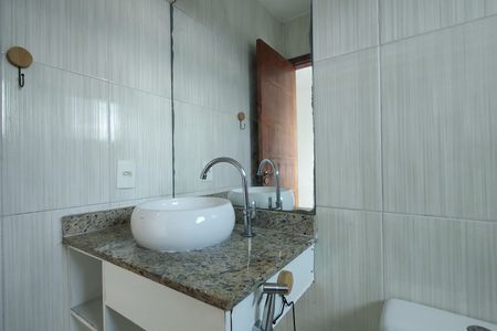 Casa de condomínio à venda com 230m², 3 quartos e 1 vaga Casa de condomínio à venda com 230m², 3 quartos e 1 vagaBanheiro da Suíte 3