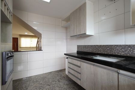 Casa de condomínio à venda com 230m², 3 quartos e 1 vaga Casa de condomínio à venda com 230m², 3 quartos e 1 vagaCozinha