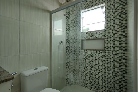 Casa de condomínio à venda com 230m², 3 quartos e 1 vaga Casa de condomínio à venda com 230m², 3 quartos e 1 vagaBanheiro da Suíte 3