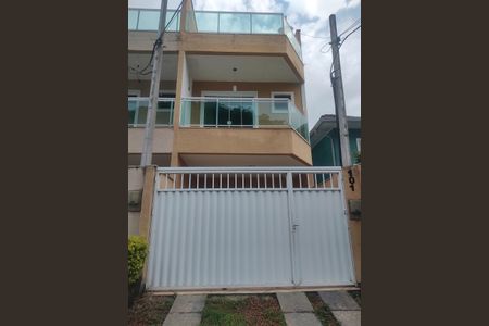 Casa de condomínio à venda com 230m², 3 quartos e 1 vagaFachada