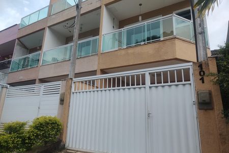 Casa de condomínio à venda com 230m², 3 quartos e 1 vaga Casa de condomínio à venda com 230m², 3 quartos e 1 vagaFachada