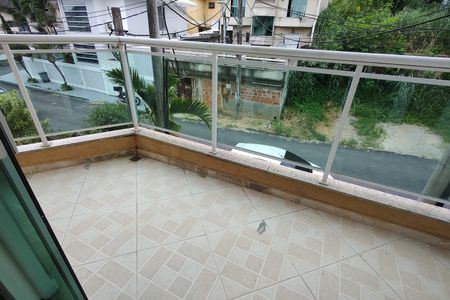 Casa de condomínio à venda com 230m², 3 quartos e 1 vaga Casa de condomínio à venda com 230m², 3 quartos e 1 vagaVaranda Suíte 2