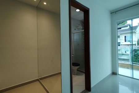 Casa de condomínio à venda com 230m², 3 quartos e 1 vaga Casa de condomínio à venda com 230m², 3 quartos e 1 vagaSuíte 2