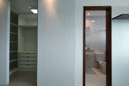 Casa de condomínio à venda com 230m², 3 quartos e 1 vaga Casa de condomínio à venda com 230m², 3 quartos e 1 vagaSuíte