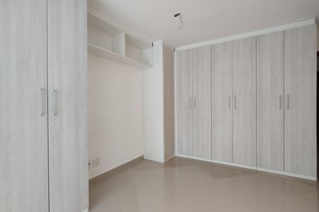 Casa de condomínio à venda com 230m², 3 quartos e 1 vaga Casa de condomínio à venda com 230m², 3 quartos e 1 vagaSuíte 2