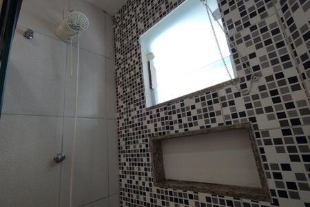 Casa de condomínio à venda com 230m², 3 quartos e 1 vaga Casa de condomínio à venda com 230m², 3 quartos e 1 vagaBanheiro da Suíte 2