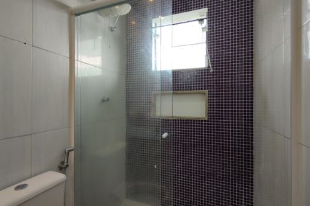 Casa de condomínio à venda com 230m², 3 quartos e 1 vaga Casa de condomínio à venda com 230m², 3 quartos e 1 vagaBanheiro da Suíte 1