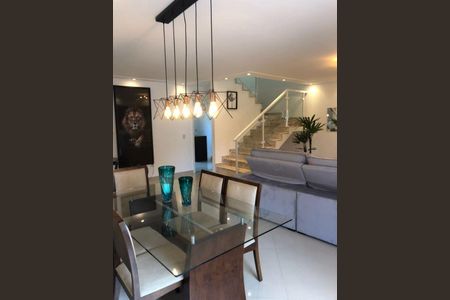 Casa à venda com 3 quartos, 240m² em Vargem Pequena, Rio de Janeiro