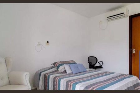 Casa à venda com 4 quartos, 315m² em Vargem Pequena, Rio de Janeiro