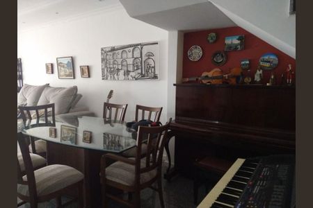 Casa à venda com 4 quartos, 240m² em Vargem Pequena, Rio de Janeiro