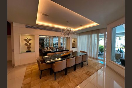 Casa à venda com 4 quartos, 800m² em Barra da Tijuca, Rio de Janeiro