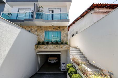 Casa à venda com 230m², 4 quartos e 4 vagasFachada