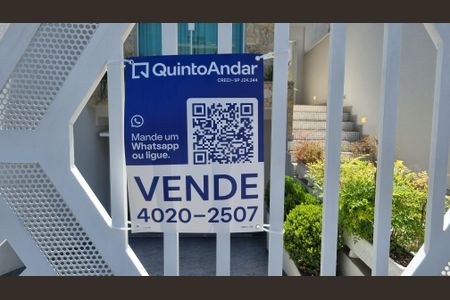 Casa à venda com 230m², 4 quartos e 4 vagasFachada