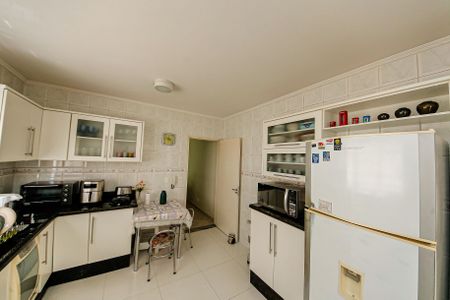 Casa à venda com 230m², 4 quartos e 4 vagasCozinha