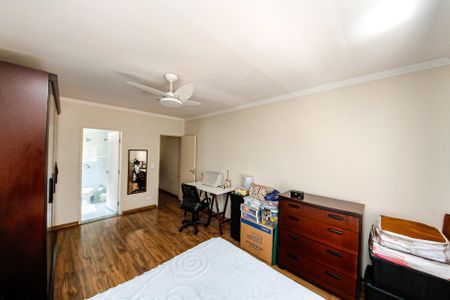 Casa à venda com 230m², 4 quartos e 4 vagasSuíte 1