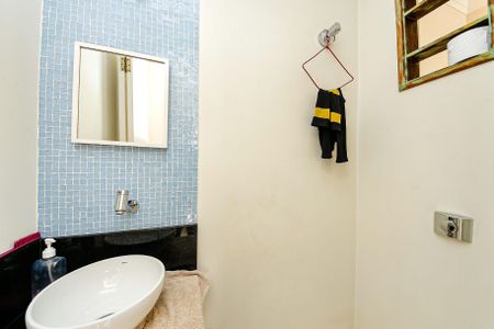 Casa à venda com 230m², 4 quartos e 4 vagasLavabo 1