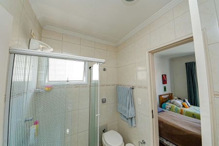 Casa à venda com 230m², 4 quartos e 4 vagasBanheiro Suíte 2