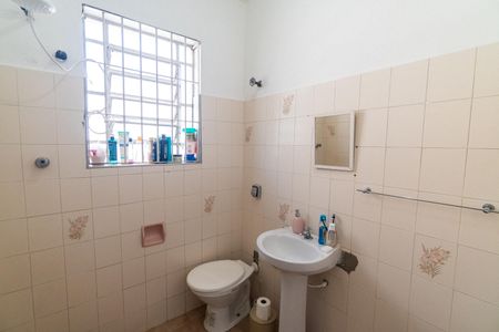 Casa à venda com 200m², 2 quartos e 1 vagaBanheiro