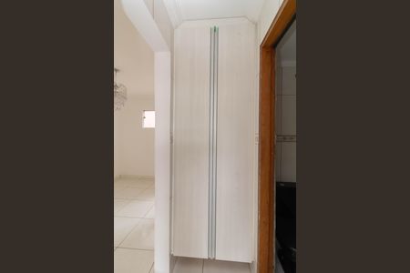 Apartamento à venda com 56m², 2 quartos e 1 vaga Apartamento à venda com 56m², 2 quartos e 1 vagaBanheiro Social